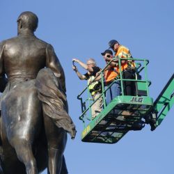 America_Protests_Confederate_Monuments_28013