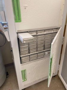 ultra-cold freezer