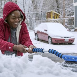 Motorists_Ice_Removal_30051