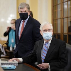 APTOPIX_Senate_Voting_Bill_01591