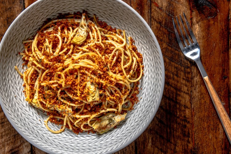 Pasta With Artichokes, Capers and Toasted Breadcrumbs. MUST CREDIT: Photo by Laura Chase de Formigny for The Washington Post.