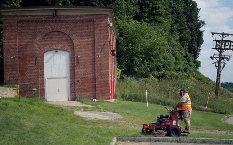 The last structure from the sprawling Edwards Manufacturing Co. mill complex, seen here in August, is located on Canal Street in Augusta. Councilors voted Thursday to sell the structure for $1 to developers that plan to turn it into a restaurant.
