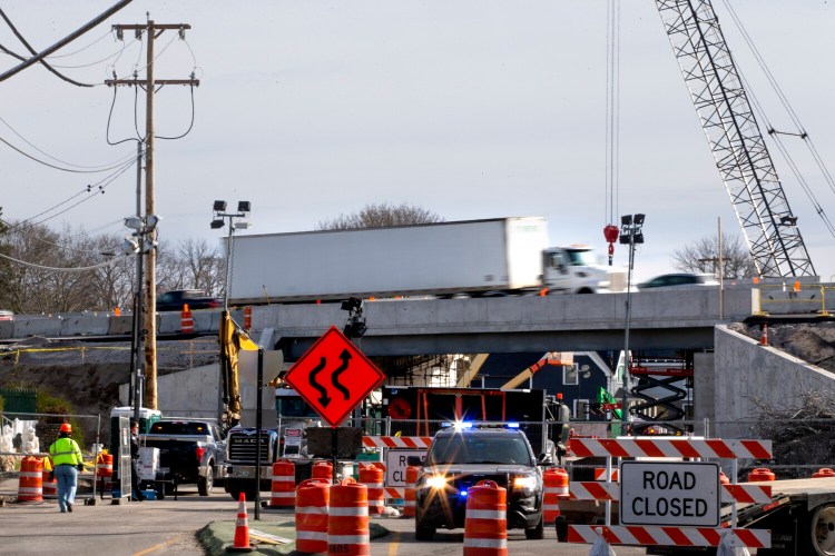 PORTLAND, ME - APRIL 25: Traffic travels across the Veranda Street Bridge on I-295 in Portland on Monday morning. (Staff photo by Derek Davis/Staff Photographer)