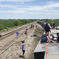 APTOPIX Amtrak Derailment Missouri