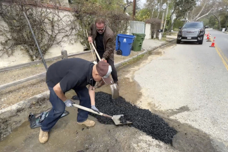 Schwarzenegger LA Potholes