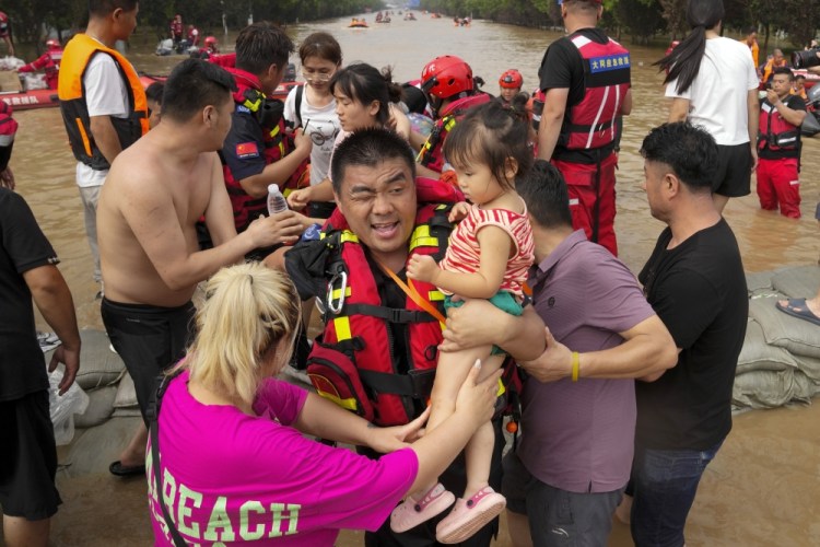 APTOPIX China Flooding