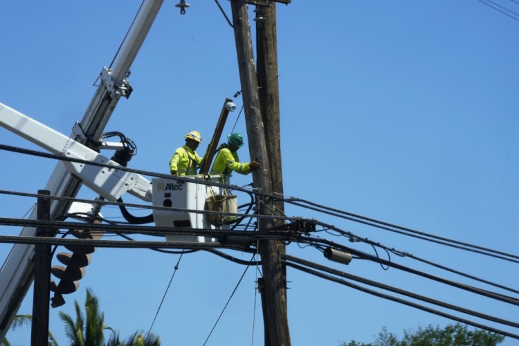 Hawaii Fires Power Lines