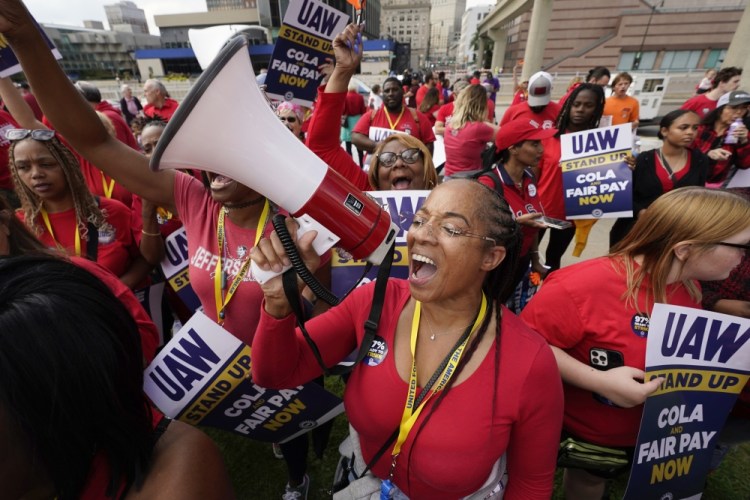 APTOPIX Auto Workers Strike