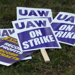 Auto Workers Strikes